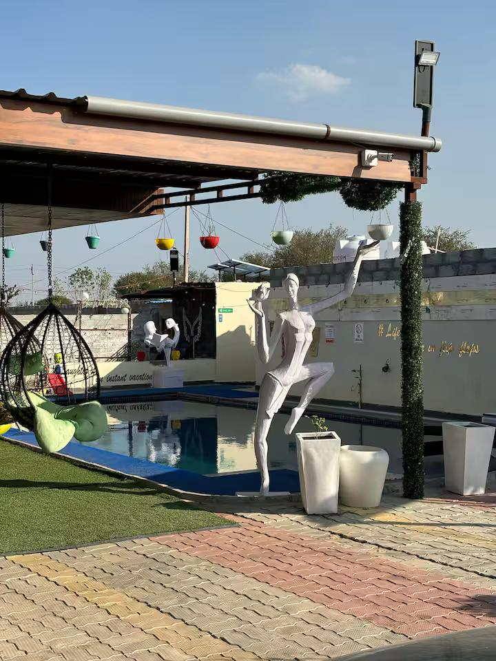 Enjoy pool at private villa in jaipur x Solis Nature