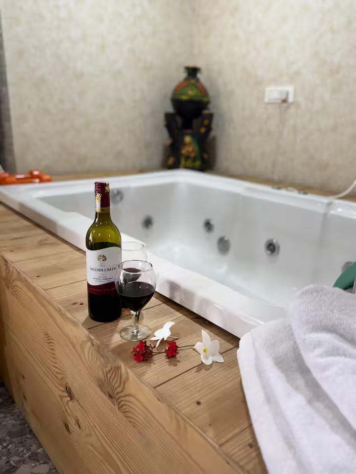 Farm with pool jacuzzi and bbQ grill x Solis Nature