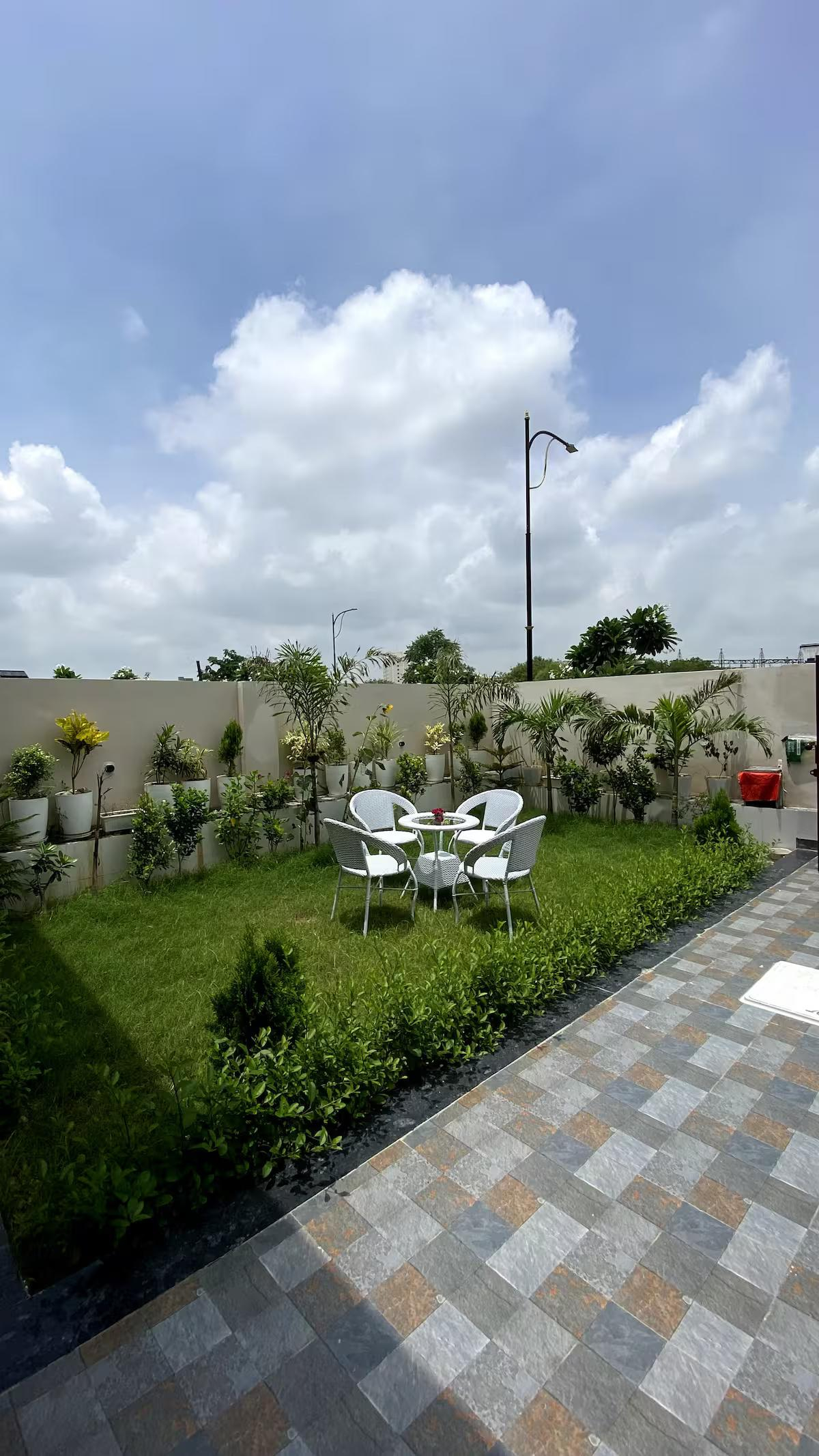 Peaceful Private Garden Villa : The Saanjh Escape x Solis Nature