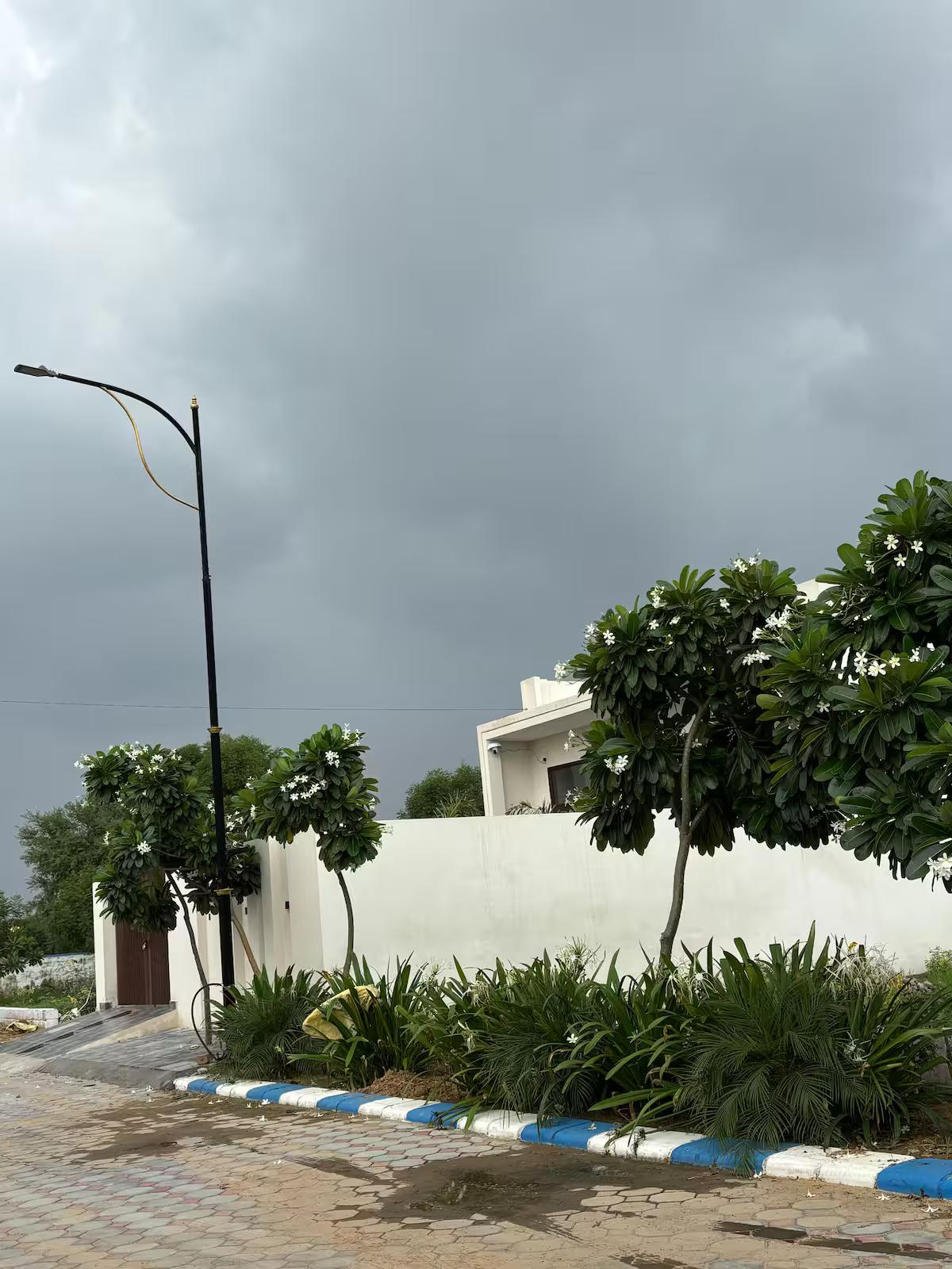 Peaceful Private Garden Villa : The Saanjh Escape x Solis Nature