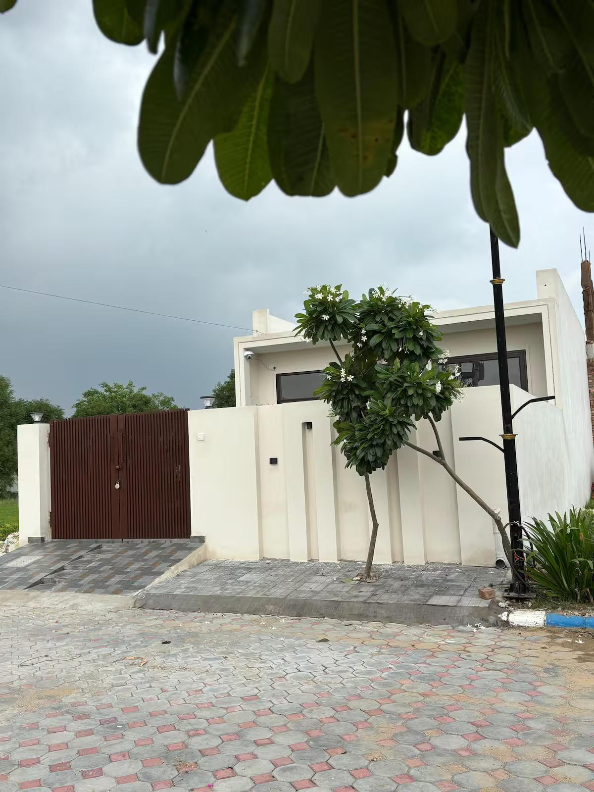 Peaceful Private Garden Villa : The Saanjh Escape x Solis Nature