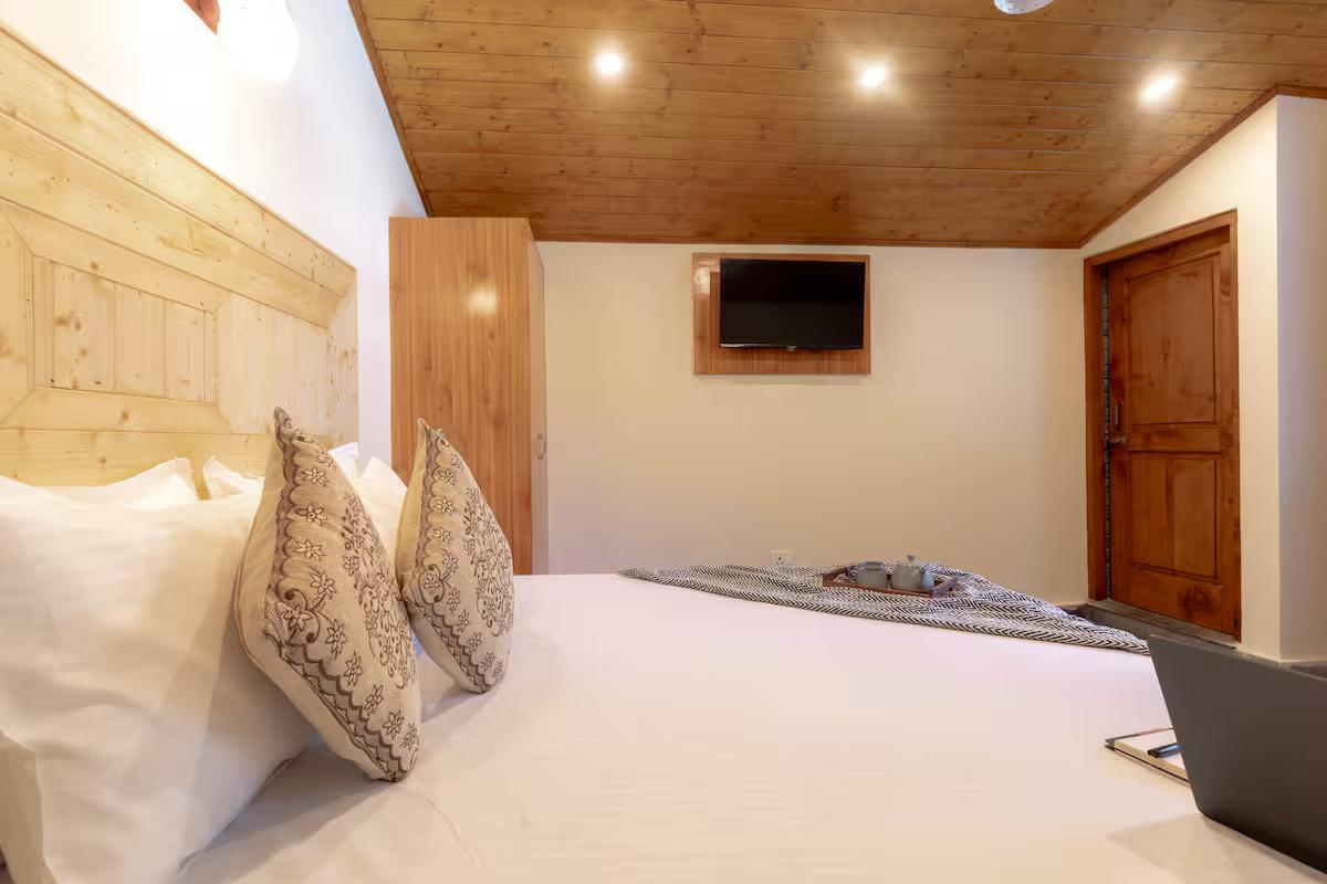 Scenic 3BR cottage, Manali Near waterfall x Solis Nature