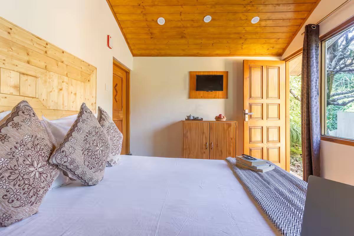 Scenic 3BR cottage, Manali Near waterfall x Solis Nature