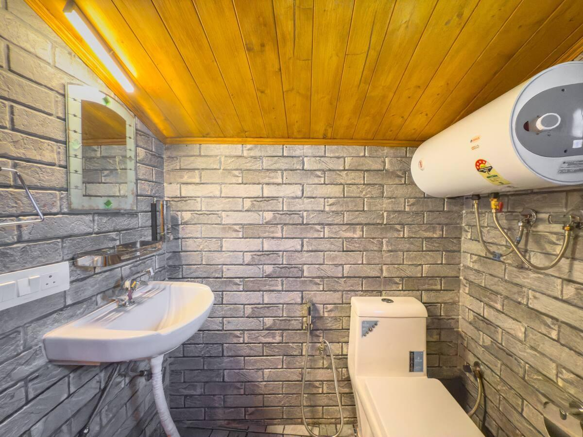 Scenic 3BR cottage, Manali Near waterfall x Solis Nature