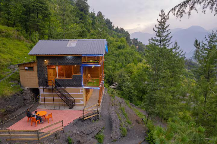 Spacious Waterfall Retreat for Families & Couples x Solis Nature