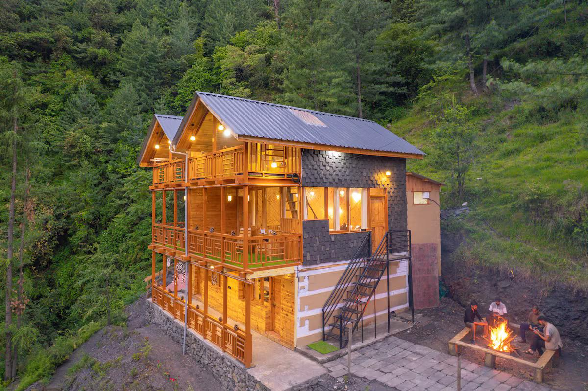 Spacious Waterfall Retreat for Families & Couples x Solis Nature