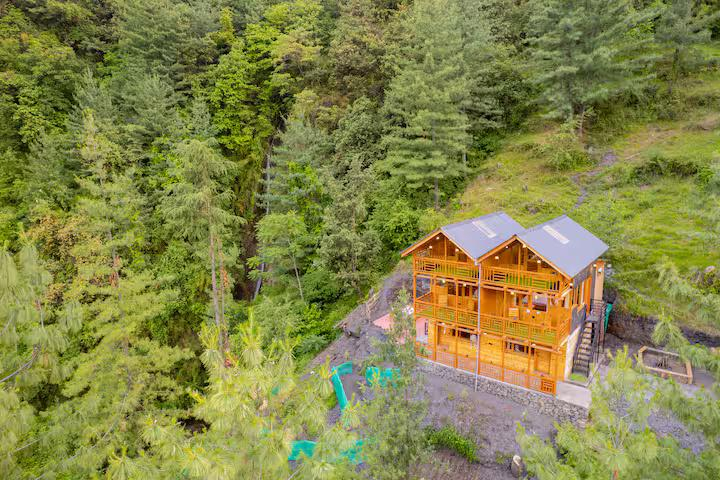 Spacious Waterfall Retreat for Families & Couples x Solis Nature