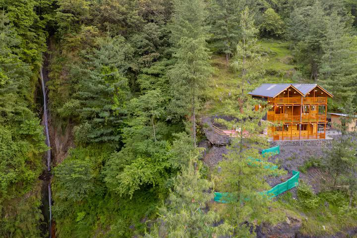 Spacious Waterfall Retreat for Families & Couples x Solis Nature