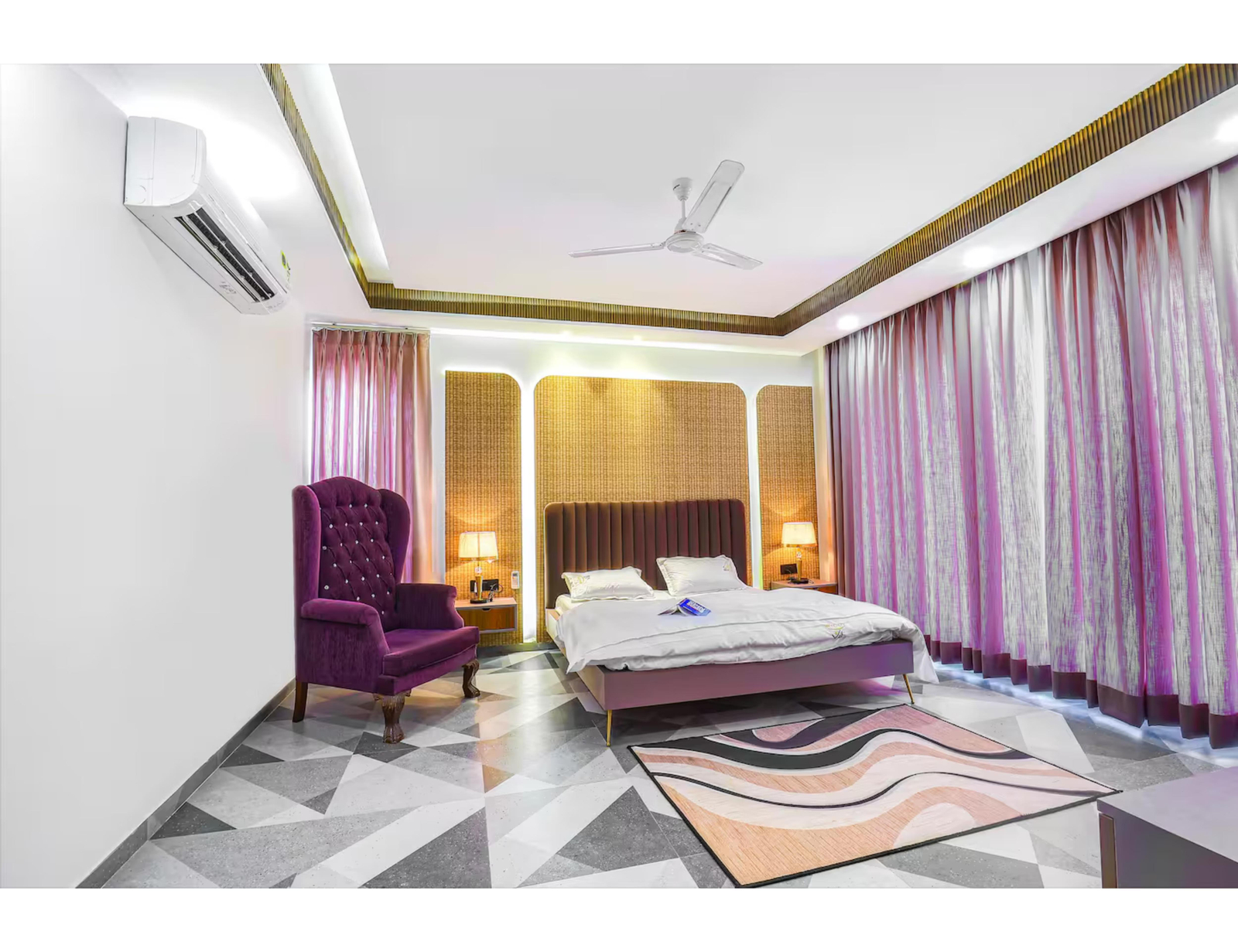 4BHK luxury farmhouse in Noida (NCR) x Solis Nature