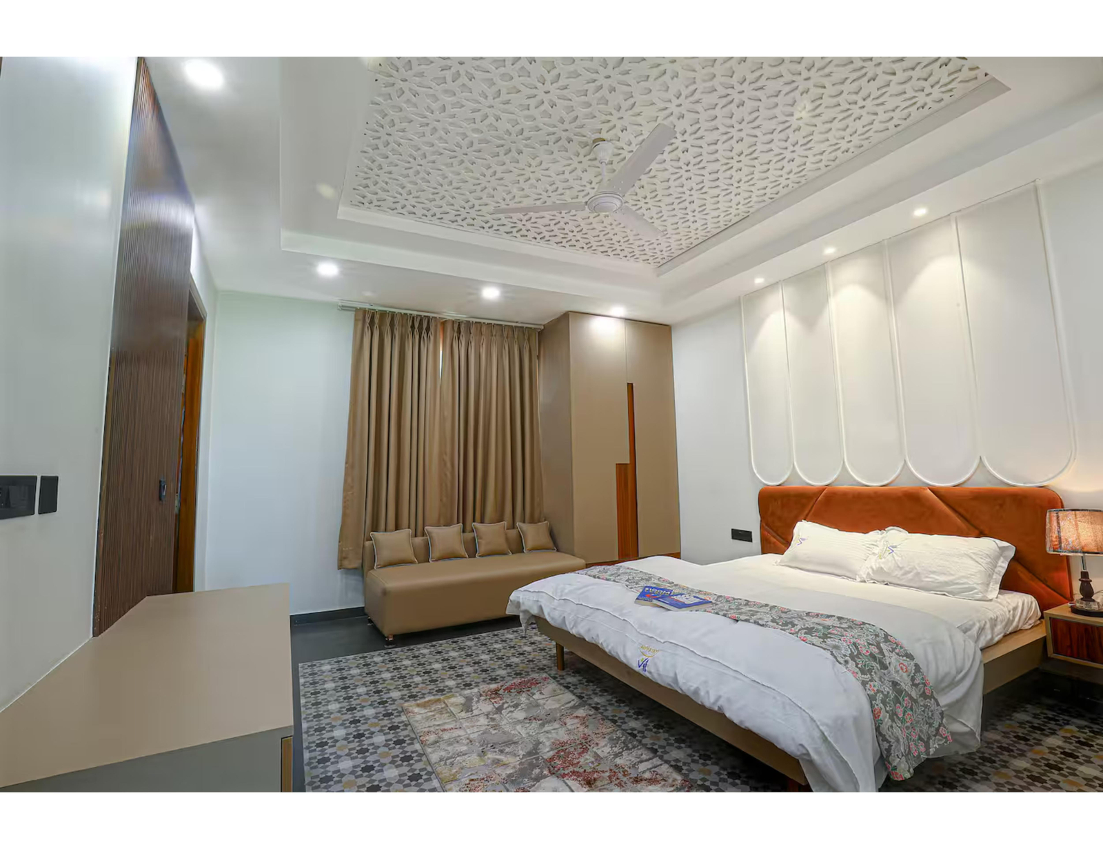 4BHK luxury farmhouse in Noida (NCR) x Solis Nature