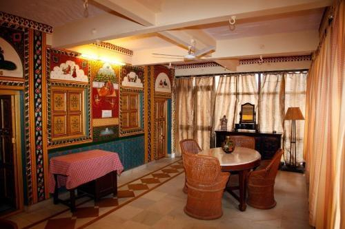 Krishna Prakash Heritage Haveli x Solis Nature