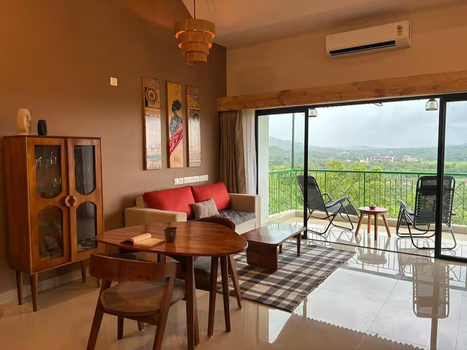 Masai (valley view) with pool x Solis Nature