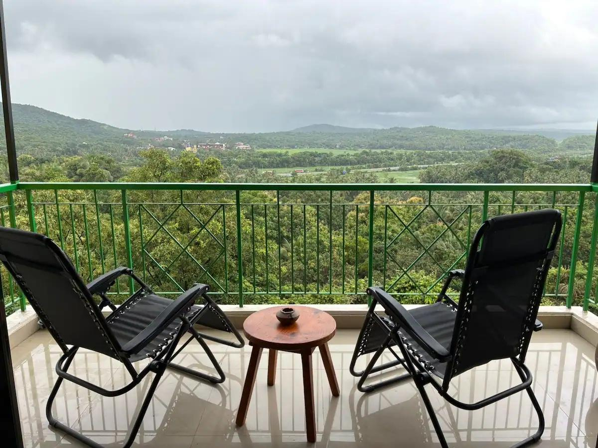 Masai (valley view) with pool x Solis Nature