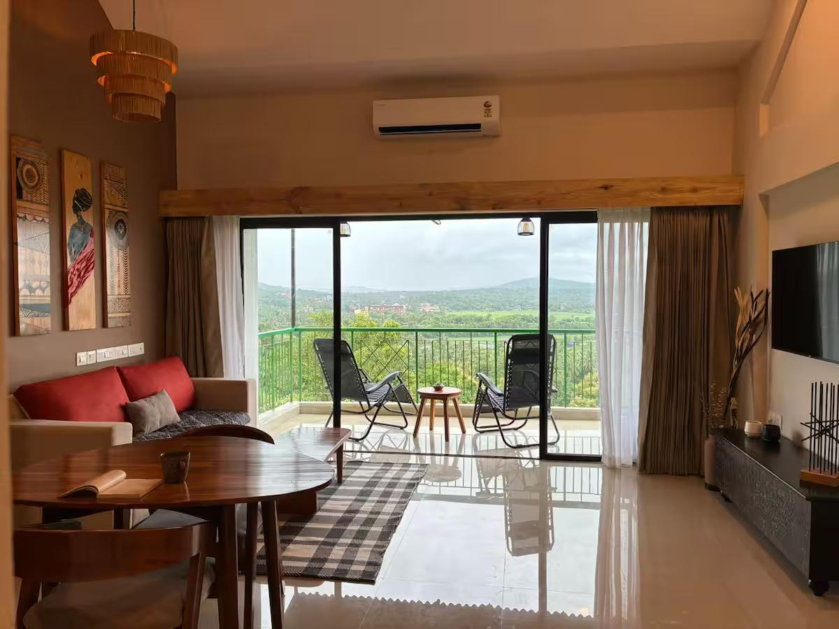 Masai (valley view) with pool x Solis Nature