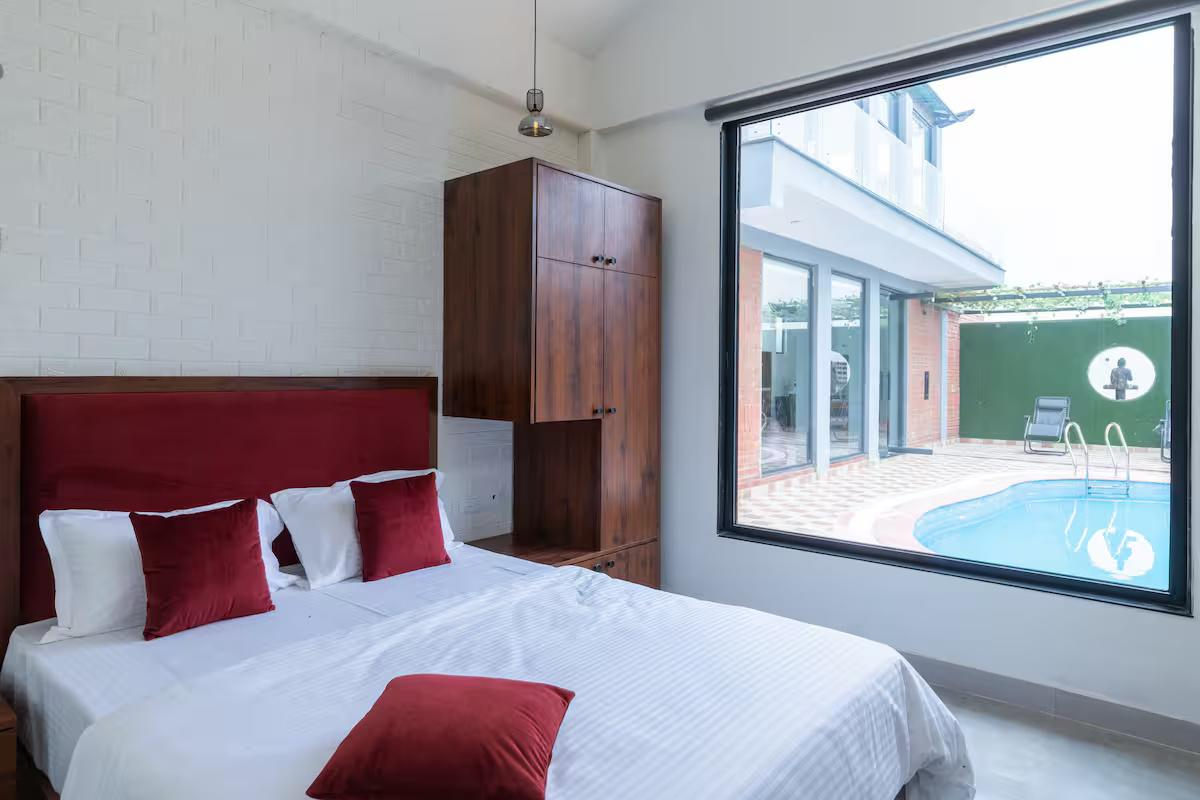 Tarshal Outhouse x Solis Nature