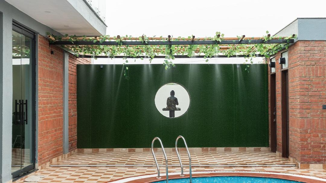 Tarshal Outhouse x Solis Nature