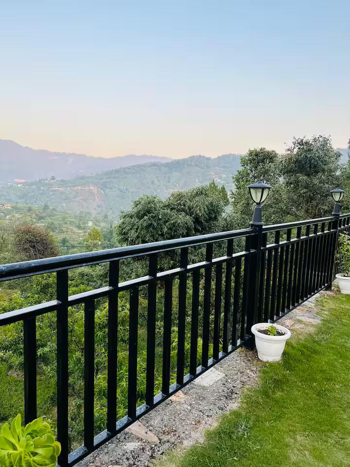 Cosy Cottage with 5 Star Views | Near Mukteshwar x Solis Nature