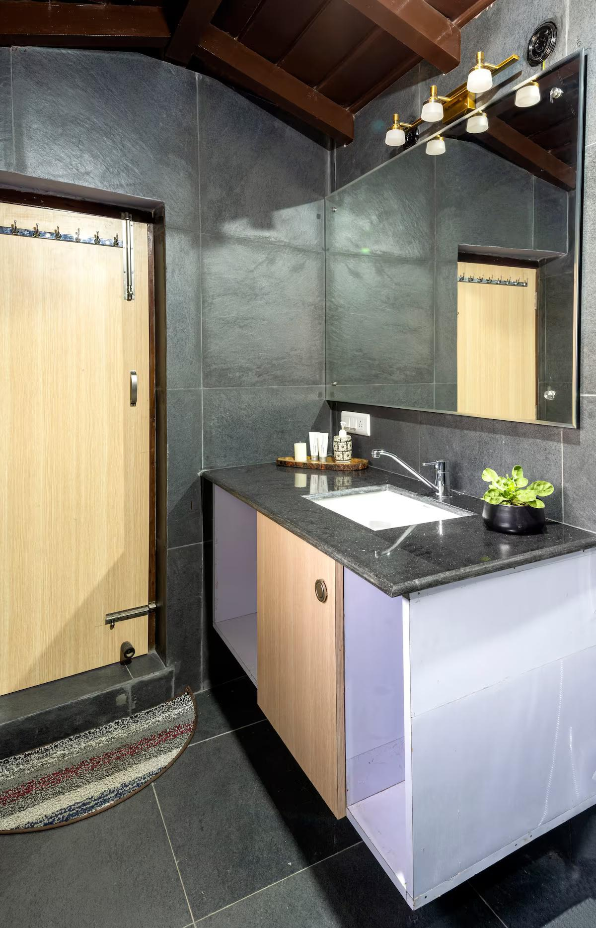 Cosy Cottage with 5 Star Views | Near Mukteshwar x Solis Nature