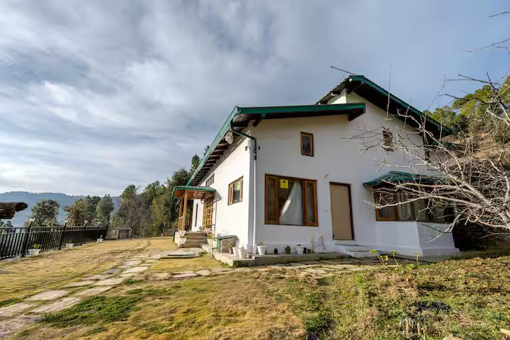 Cosy Cottage with 5 Star Views | Near Mukteshwar x Solis Nature