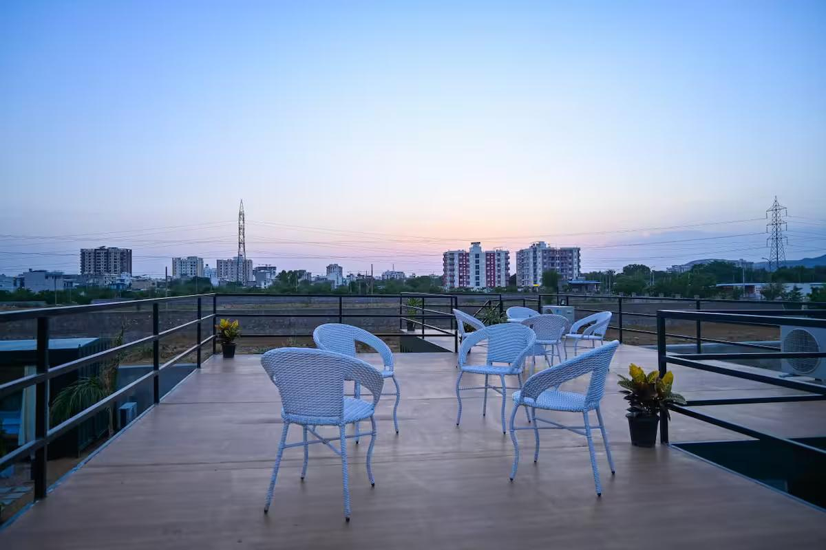 Tarshal Farms - A Rustic Property with Games x Solis Nature