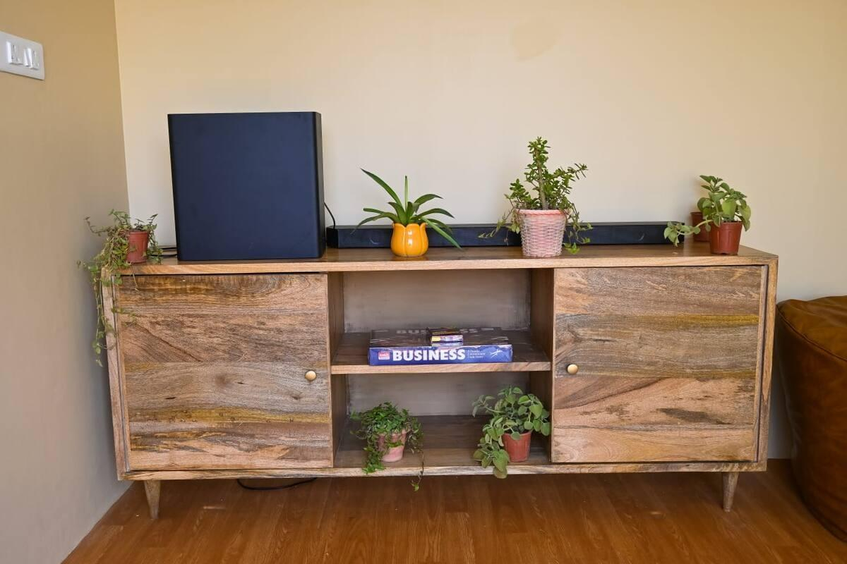 Tarshal Farms - A Rustic Property with Games x Solis Nature