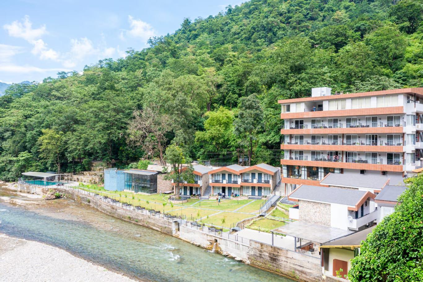 DLS Divine Resort and Spa x Solis Nature