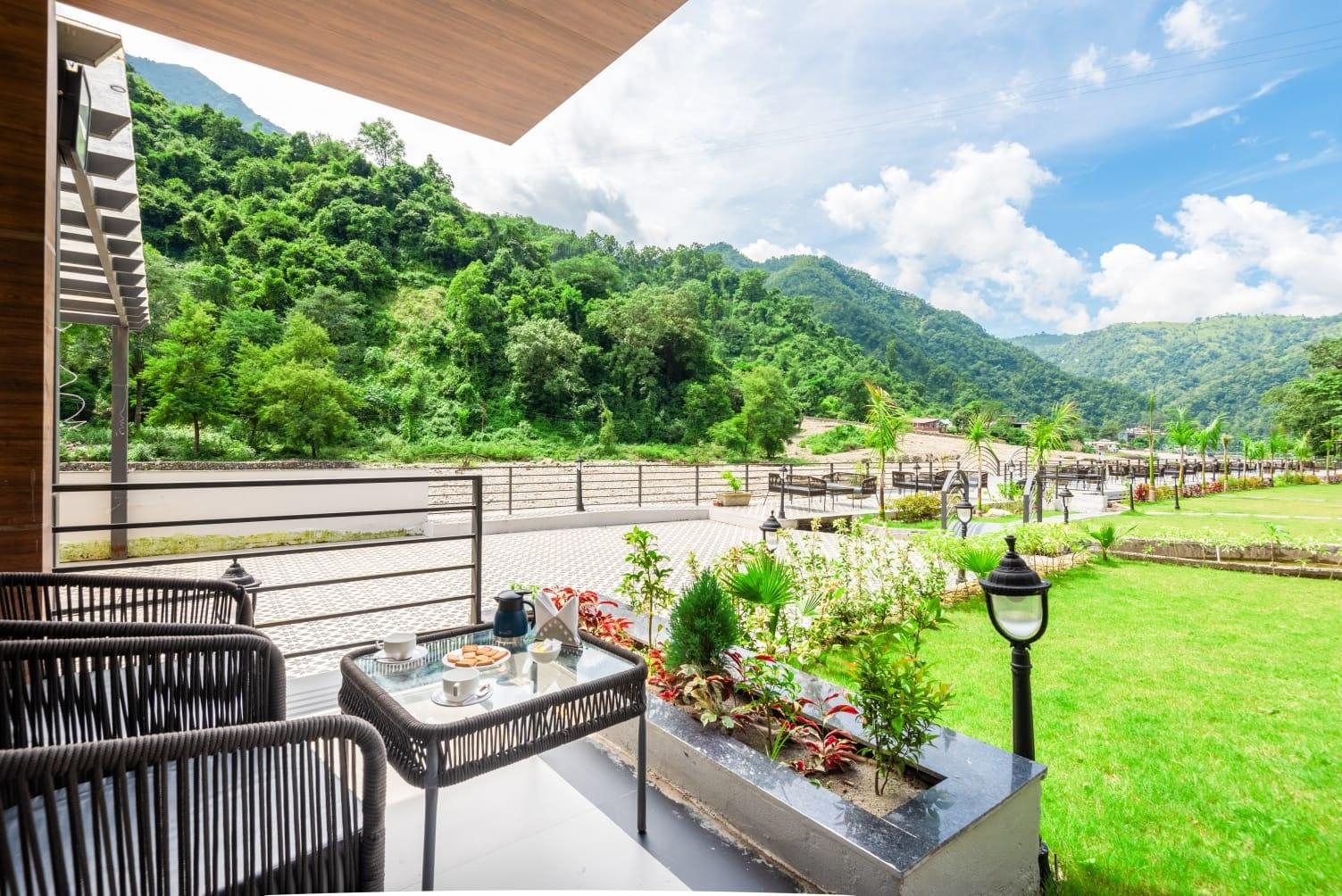 DLS Divine Resort and Spa x Solis Nature