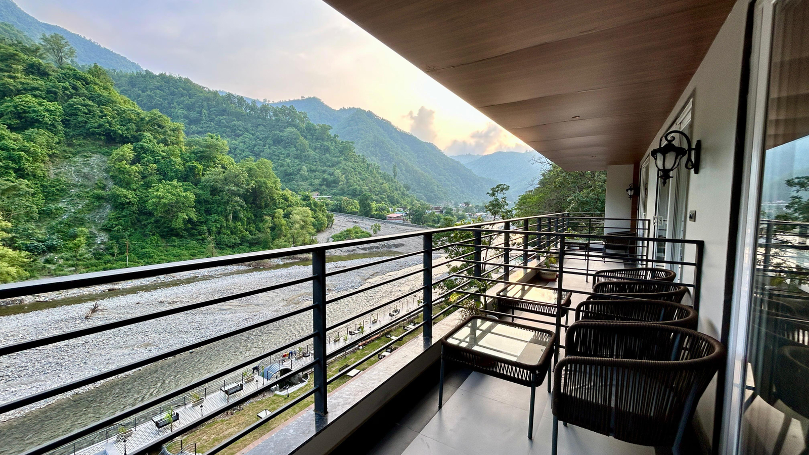 DLS Divine Resort and Spa x Solis Nature