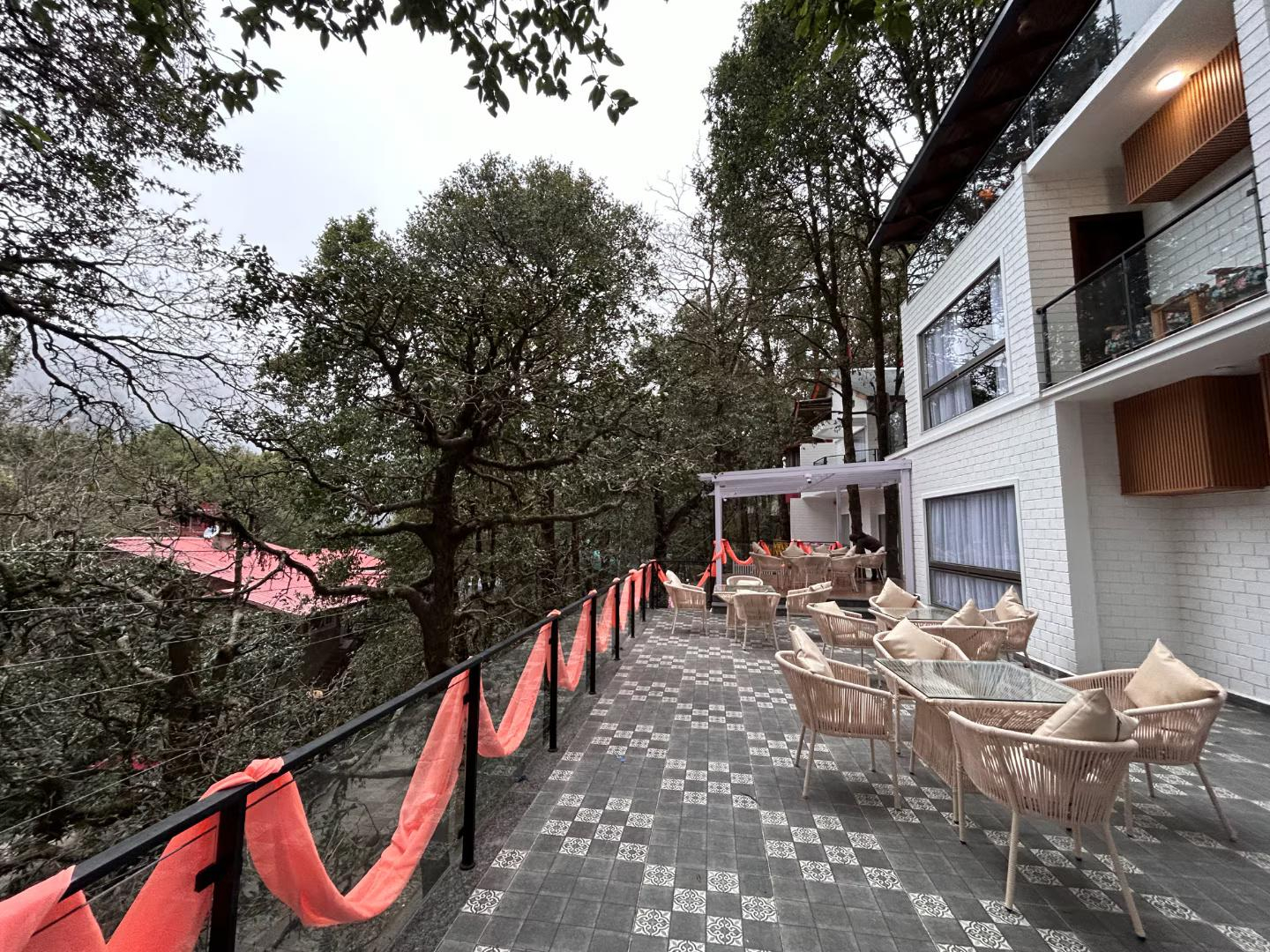 The Emerald by DLS Hotels x Solis Nature