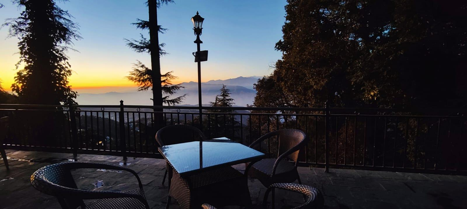 The Sandringham Hideout x Solis Nature