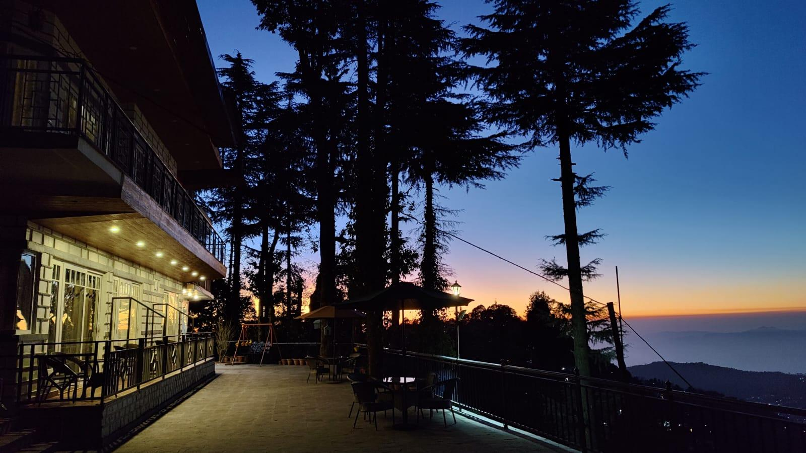 The Sandringham Hideout x Solis Nature