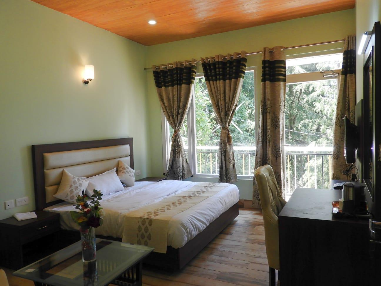 The Sandringham Hideout x Solis Nature