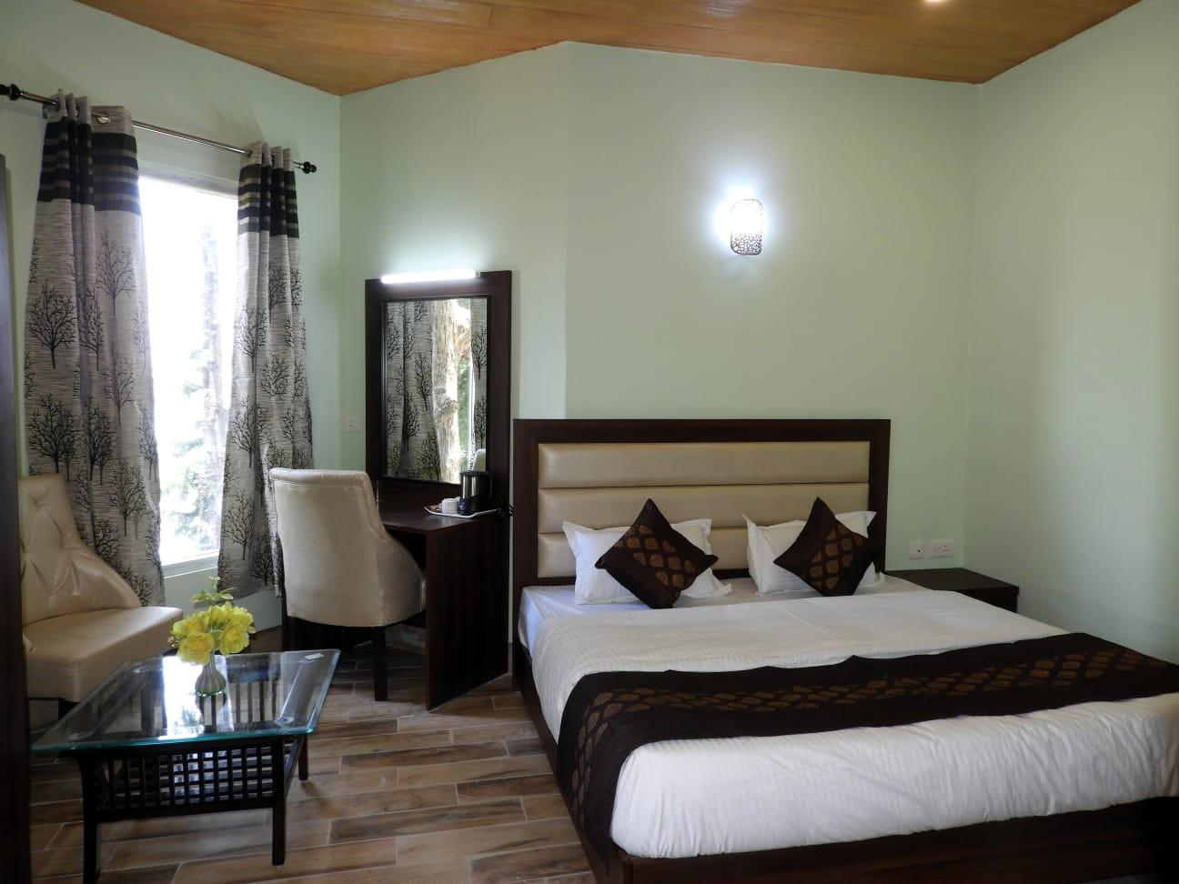 The Sandringham Hideout x Solis Nature