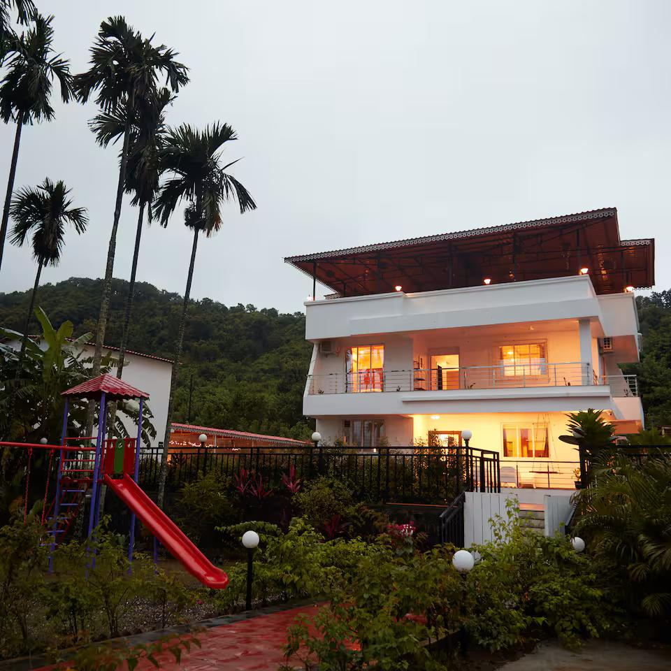 Hillside Villa, Kashid x Solis Nature