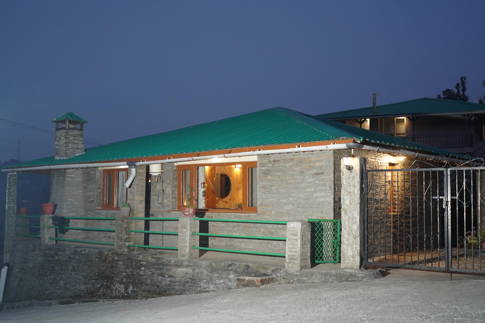 Whispering Pines Villa- Two Bedroom x Solis Nature