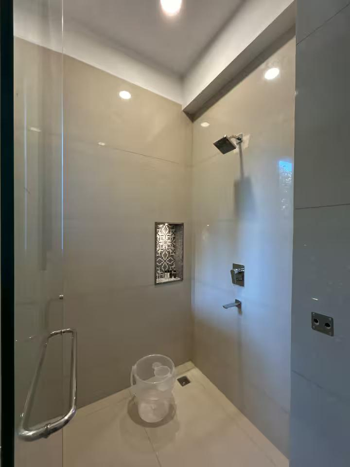 IvyBridge - Pool, Jacuzzi , Gym, Nature (NCR) x Solis Nature