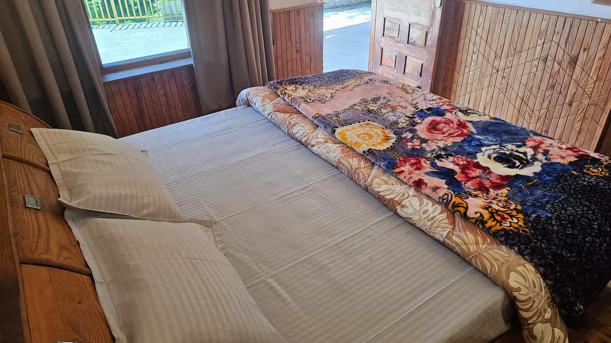 Khwabgaah Manali | The Pine Nook Rooms x Solis Nature