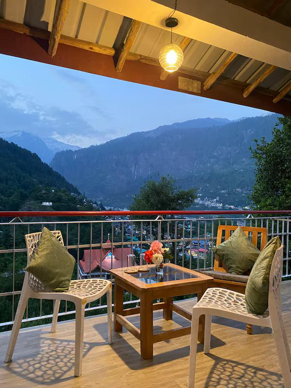Khwabgaah Manali | The Pine Nook Rooms x Solis Nature