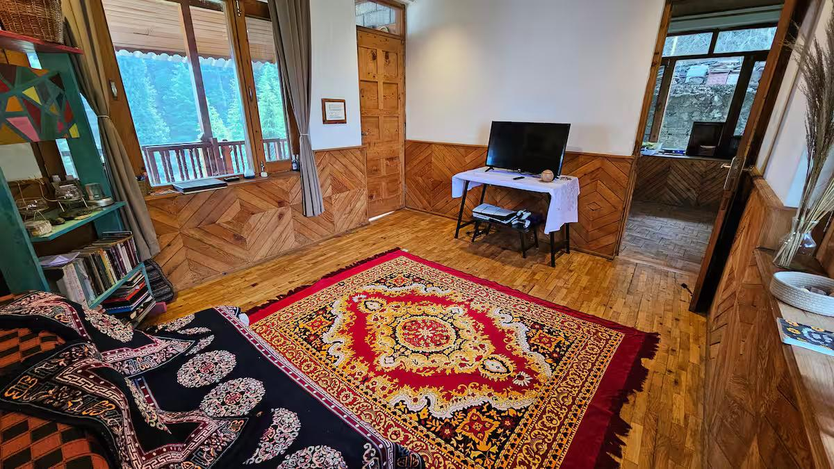 Khwabgaah Manali | The Pine Nook Rooms x Solis Nature