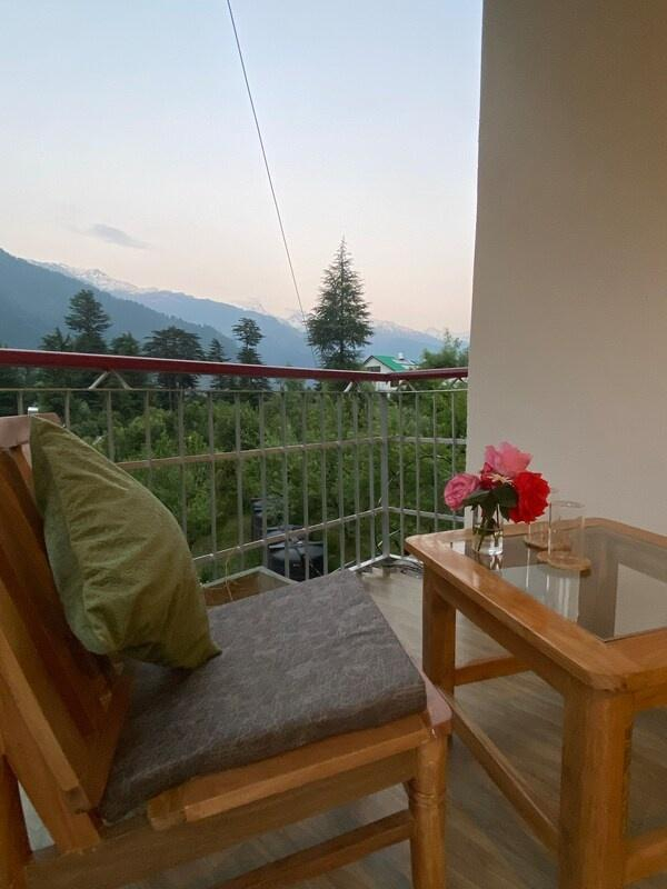 Khwabgaah Manali | The Pine Nook Rooms x Solis Nature