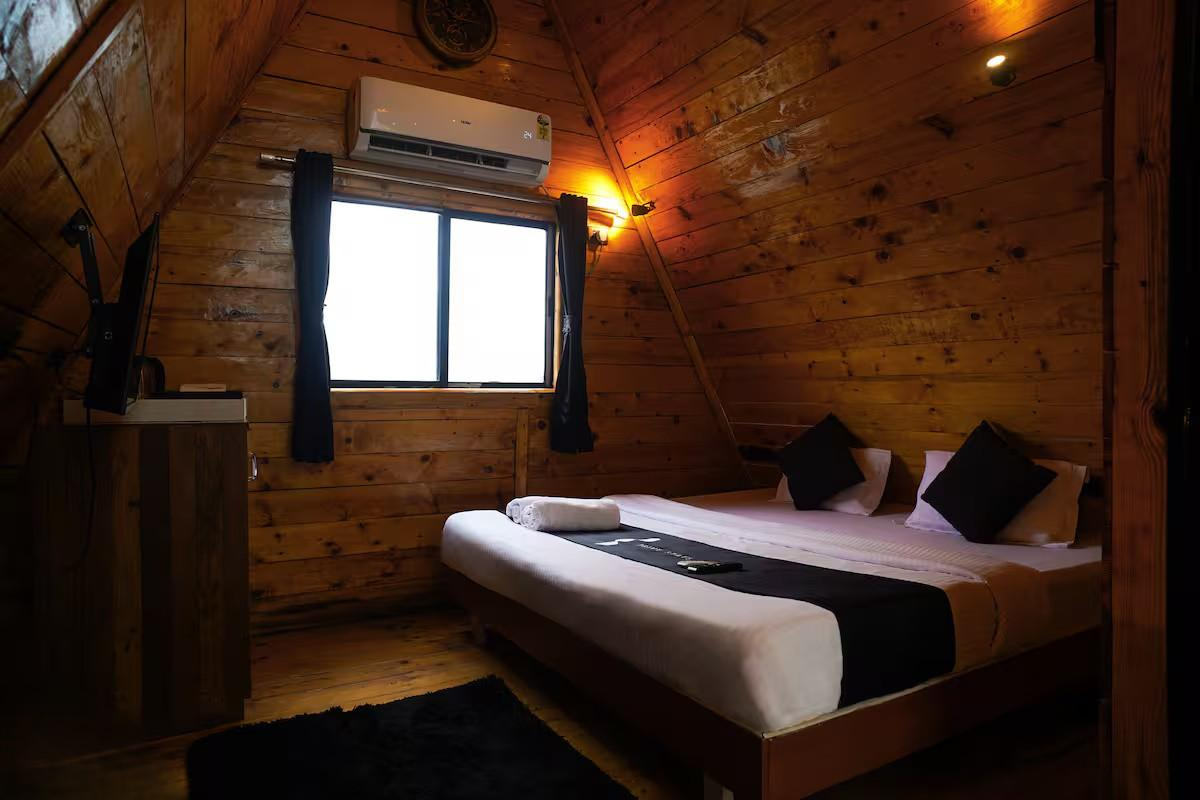 Ricky's Rooftop Pvt Suite, Alibag x Solis Nature