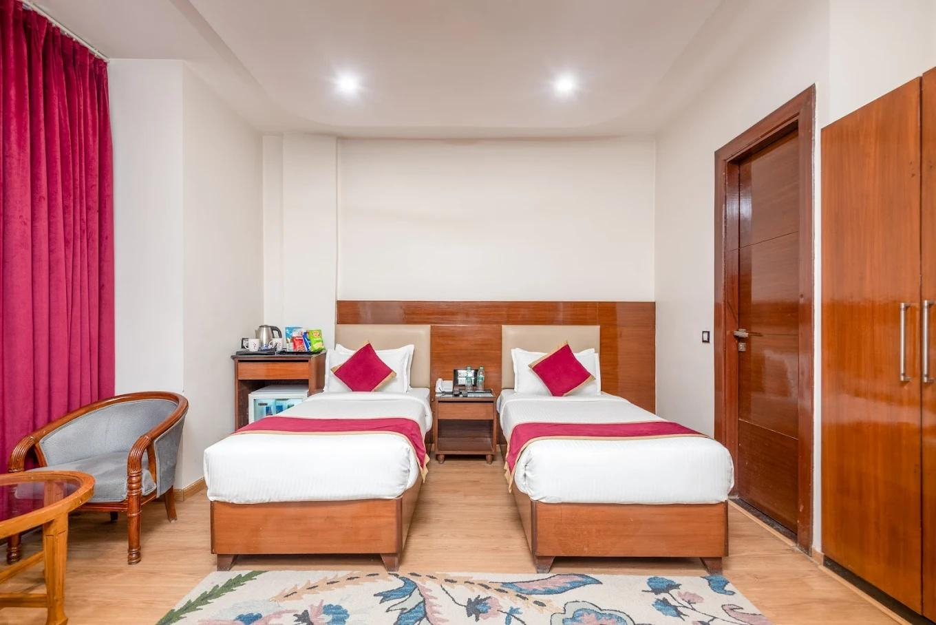 DLS Hotels on the Ganges x Solis Nature