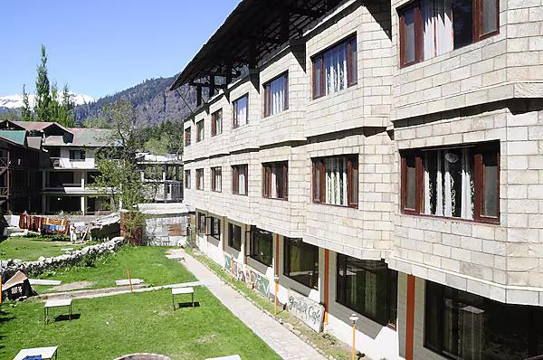 DLS Kapoor Resort x Solis Nature