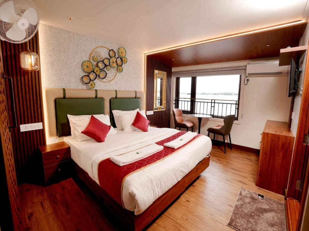 Ultra Luxury House Boat Alleppey By LexStays x Solis Nature