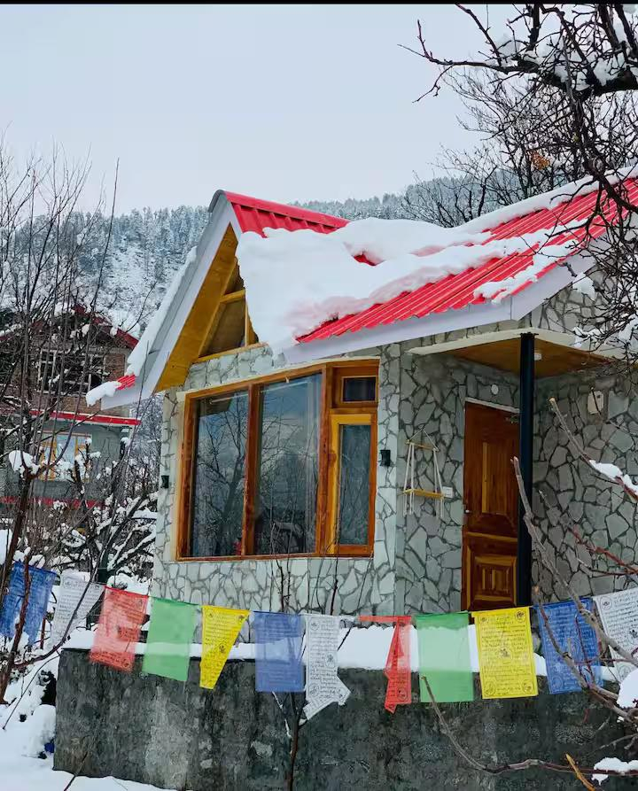 Luxury Wooden Chalet 3 in Manali Jagatsukh x Solis Nature