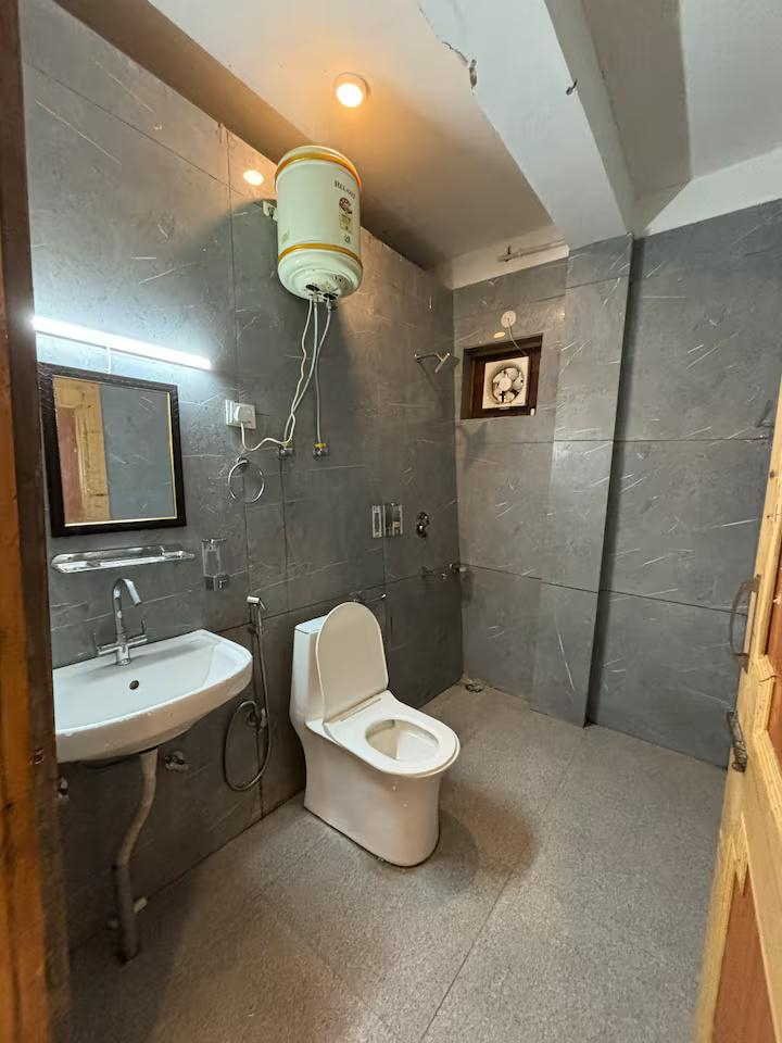 Luxury Wooden Chalet 3 in Manali Jagatsukh x Solis Nature