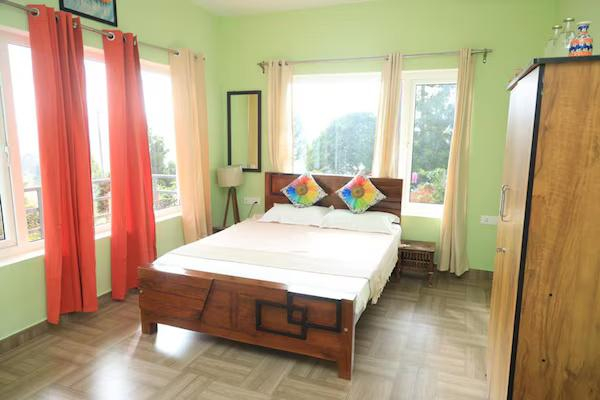 Moonlight Chillers By LexStays | Deluxe Double Room x Solis Nature