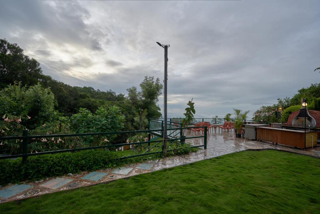 De Rock Jungle Living Resort - Valley View Room x Solis Nature