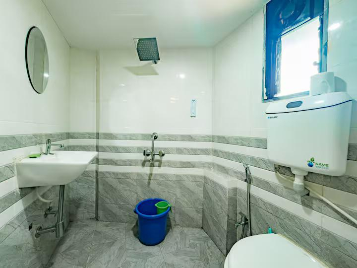 Papa’s house 5bhk 1.5km from the beach by CQ x Solis Nature