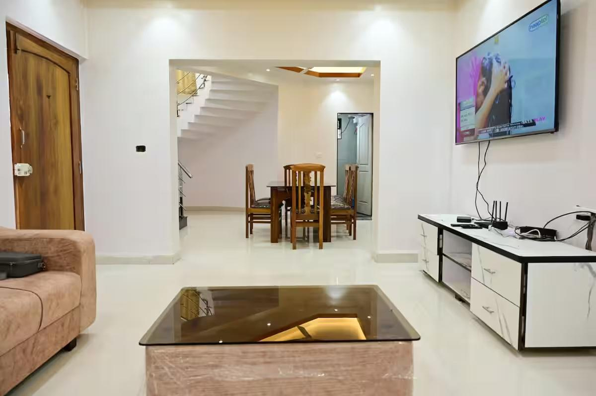 White House w/Private Pool 1.5kms to the beach x Solis Nature